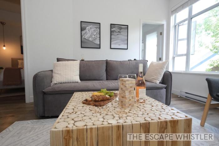Top Rated 2BR 2BA Whistler Village Condo with Hot Tub & Parking