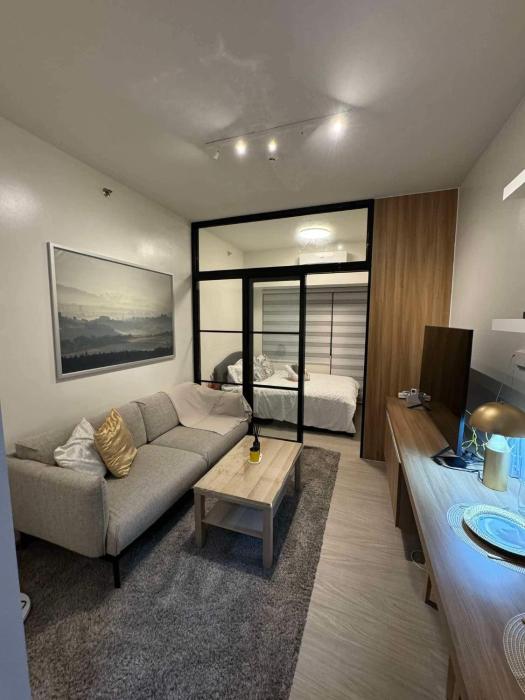 Heathers Crib In Ayala Makati City