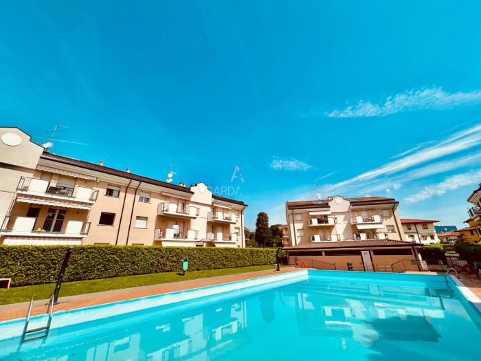 Little Italy Apt- piscina e relax al Lago di Garda