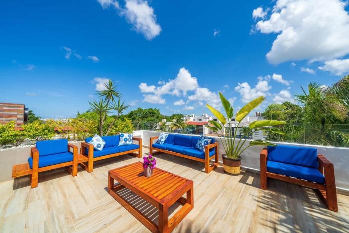 Caracol King Bed - 4 Bedroom home -w terrace at downtown Prime