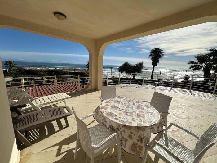 Kitiyas House- Di fronte la spiaggia e un mare cristallino