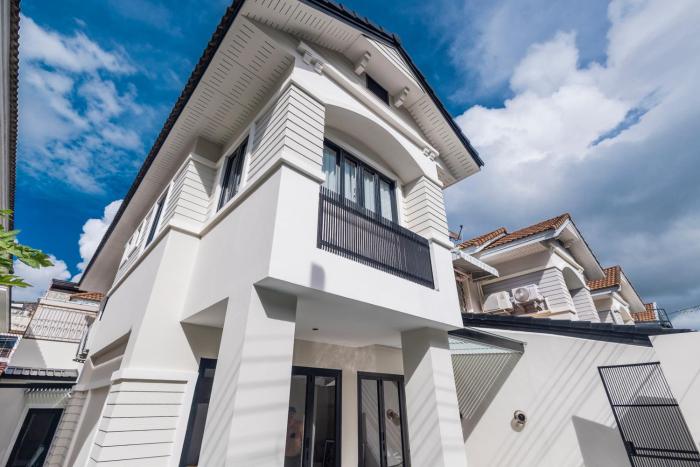 5BR Modern Luxury Pool Villa Patong TPSV140