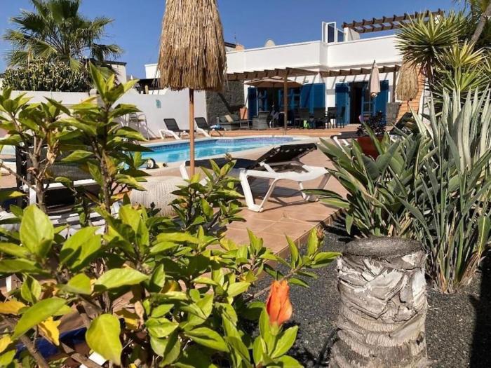 "Our Soleada" Villa cosy and flowery, heated pool