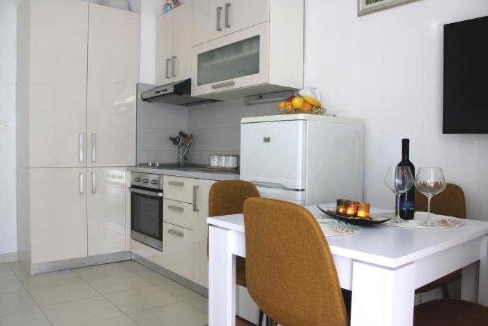 Studio Teuta - private parking