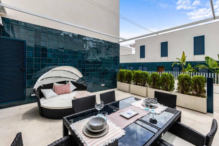 Turquesa del Mar - Charming Ground-Floor Spanish Apartment with Large Sunny Terrace