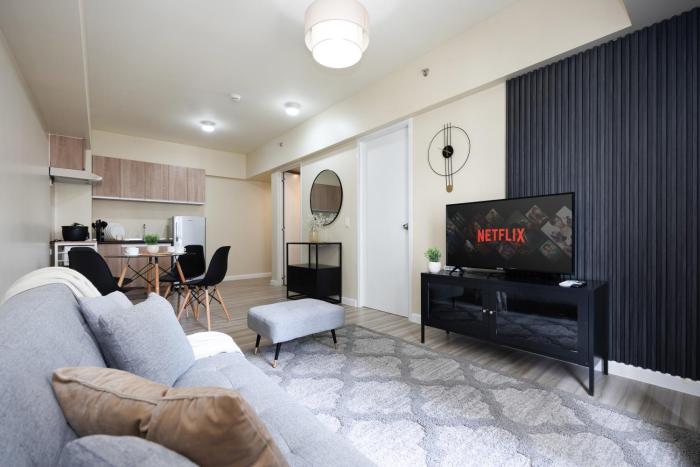 Furnished 1-Bedroom in Avida Towers Riala, Cebu IT Park with Fast WiFi, Netflix, Pool and More