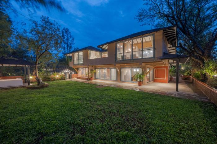 SaffronStays Red Brick House - 3BR English-style villa with verandah dining, orchard lawn & classic charm