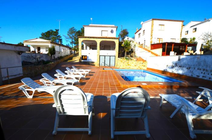 Villa Fernando 12 personas 8km Lloret de Mar