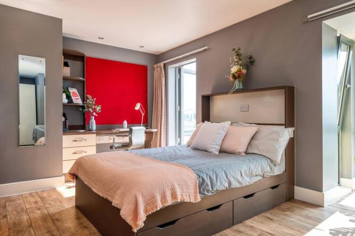 Student Only, Private Studio in London