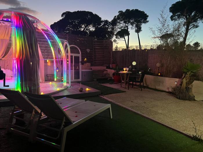 Bulle insolite avec jacuzzi privé - Nature & romantisme a Fréjus