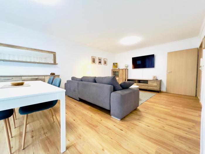 Modern und lichtdurchflutet - Ferienwohnung mit Terrasse