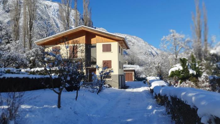 Gite proche Valthorens 3 valley skiing cycling par Orelle 6mns Valloire Galibier Maurienne