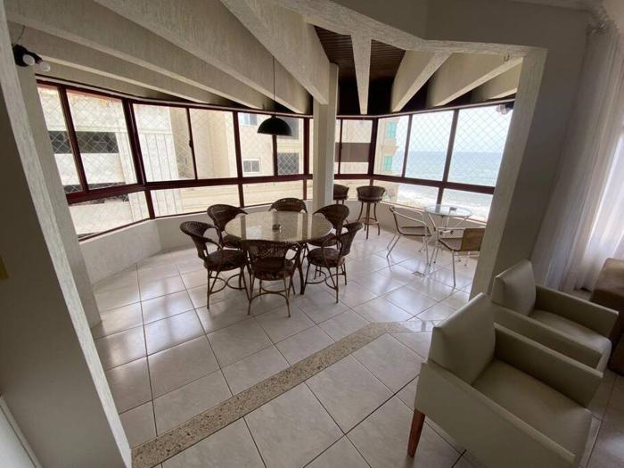 Apartamento quadra mar 4 quartos