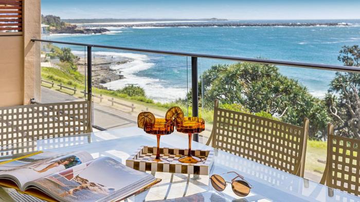 Convent Cove - Penthouse with views over Convent - Holiday Yamba