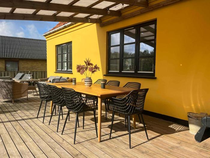 Lovely Spacious Holiday Home On Bornholm