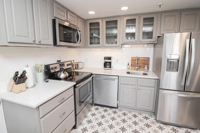 ML316 Stylish Modern Breathtaking Mtn And Trail View EZ Parking