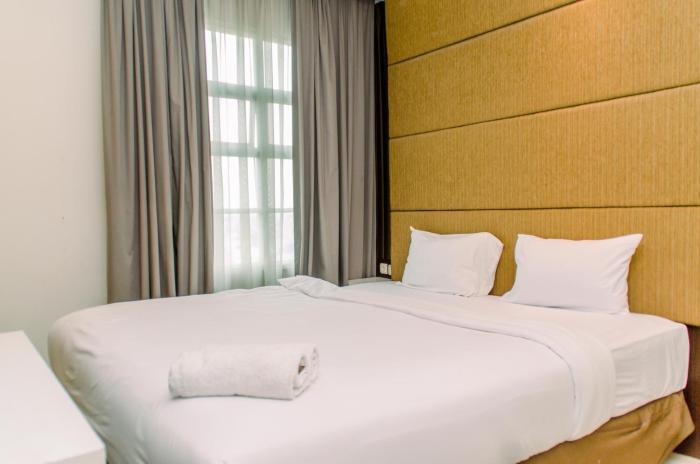 Cozy Living 1BR The Bellezza Apartment By Travelio