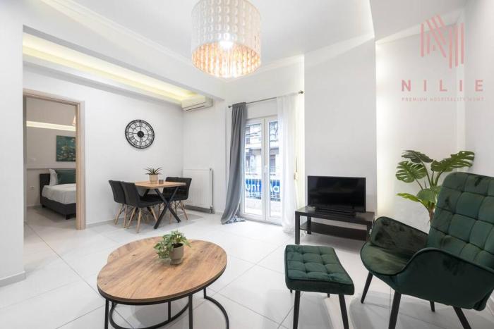 Daisy, Nilie Hospitality MGMT