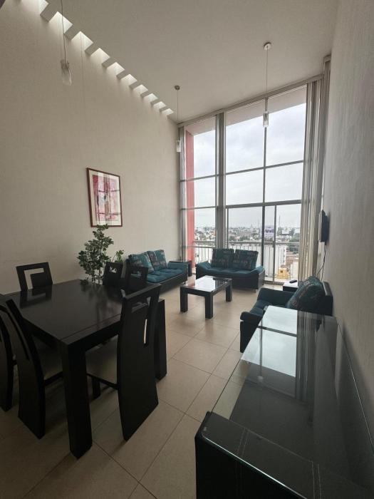 Amplio departamento con balcon