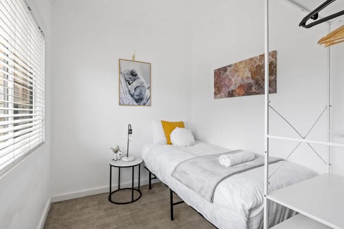 Private Single Room - Central Location at Ryde - Shared Bathroom