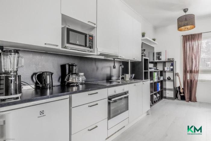 Cozy and modern apartment & private parking