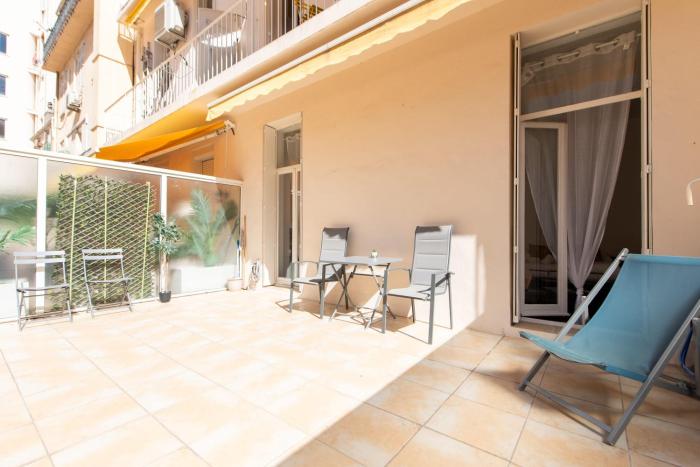 LE CONCORDIA avec grande terrasse en plein centre-ville