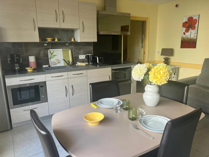 Appartement moderne à La Ferrière-aux-Étangs de 55 m² avec jacuzzi