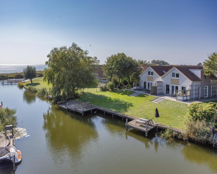 WATER WELLNESS VILLA - Strand, Surfen, Relax