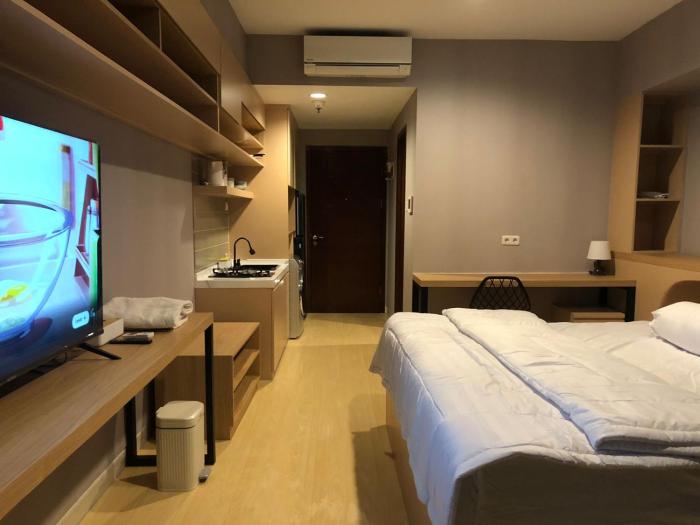 West Vista Apartment by Senyaman Living