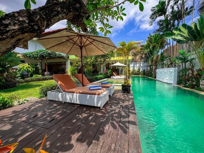 Party Size 4 Bedroom Villa Kerobokan