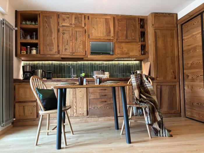 Rifugio tra le stelle AV - cozy top floor terrace apt with mountain views