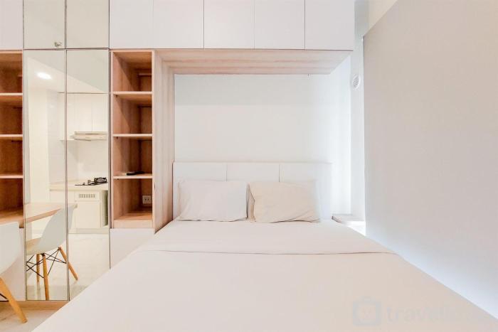 Cozy Stay and Simply Studio at Sky House BSD Apartment By Travelio