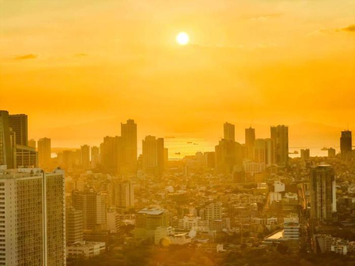 52F Sunset View Studio in Gramercy Pool Gym Sauna