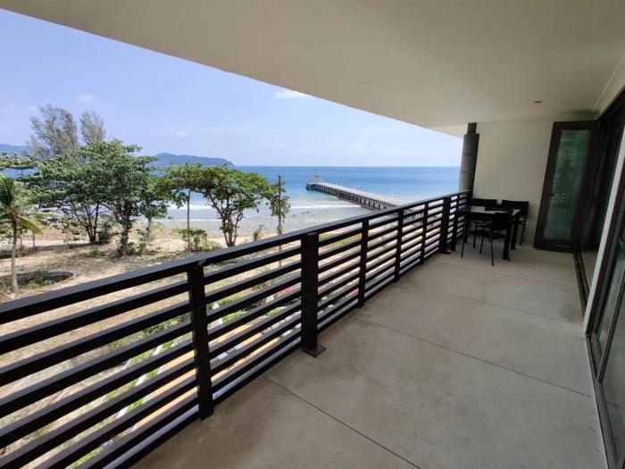 Nakalay Palm by Thaire