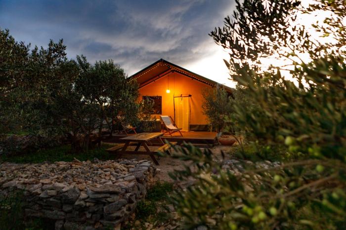 Adriatic Heritage Glamping No1 with Jacuzzi