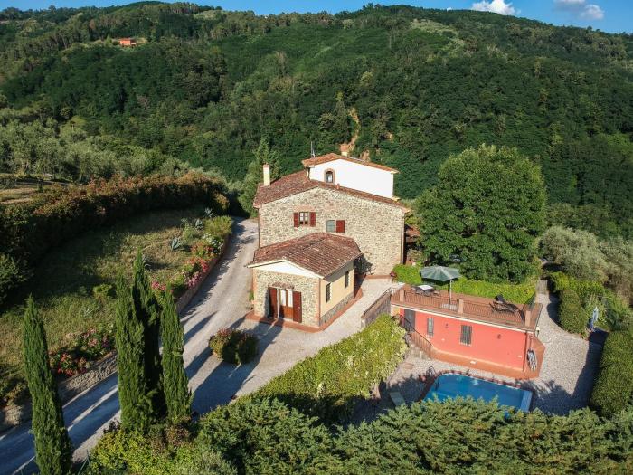 Heated pool - Arte e Terme immerse nella natura