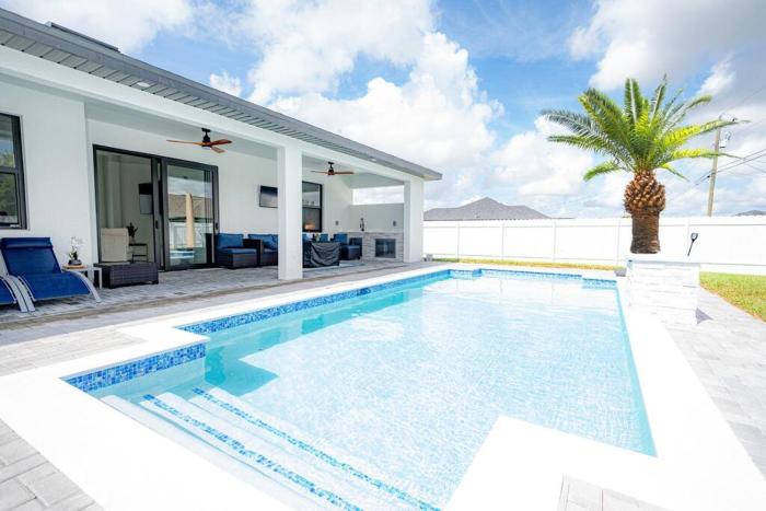 Cape Coral home with pool and game room