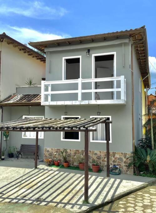 Linda casa 3 quartos