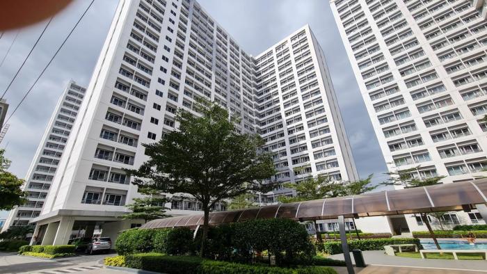 Staycation at Grace Residences near BGC