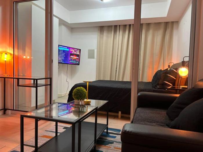 Azure Playfull Living 1 bedroom