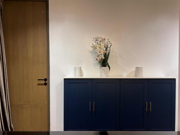 Brown Brick Thonglor - Blue Blueberry Room