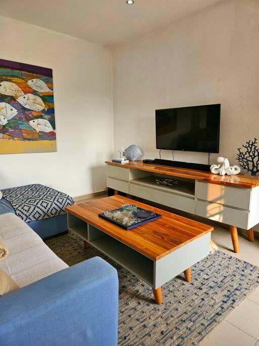 Modern town house with pool and 3 Bdrms