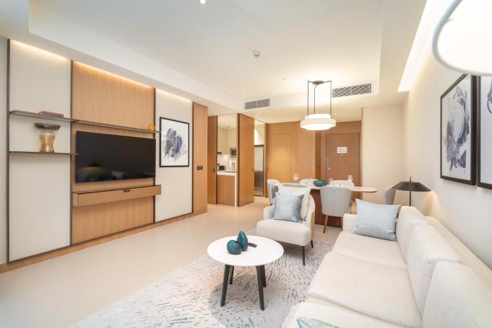 Spacious 3 Bedroom Apartment in Downtown with Burj Khalifa view