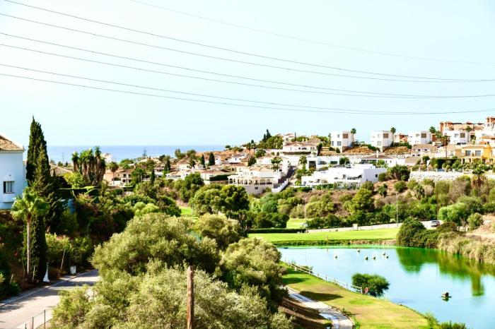 Mijas Golf Retreat with Private Garden, Ideal for Golf lovers