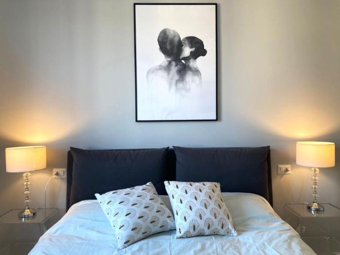 Lussuoso bilocale Metro Blu Piazza Frattini