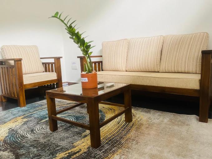 The Motel Express - Colombo Border