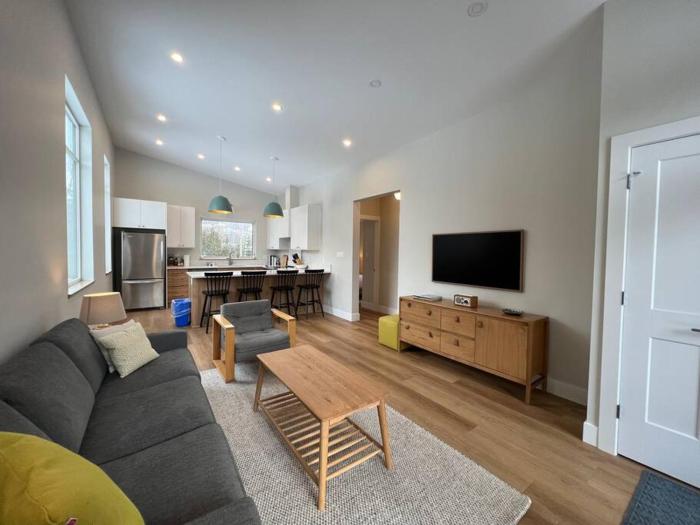 4595 Alpine Way by StayIn