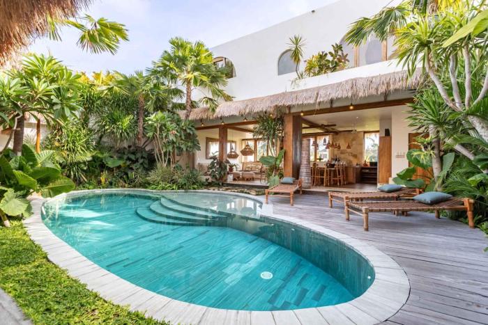 Villa Belle Oasis - Next To Canggu 5BR Tropical Paradise with Private Pool & Stunning Rice Field Views