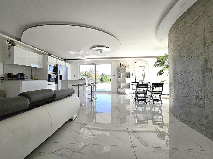 Maison Sapiac - 4pers - 2 chambres - 3 lits - Clim réversible - Terrasse ombragée et grand jardin - Piscine saison estivale