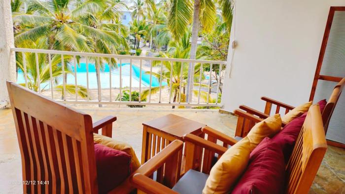 Noble Holidays - Oasis 2